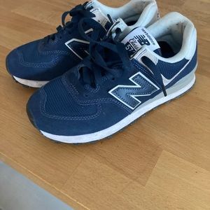 New balance bleu avec lacets gris aussi 6.5us